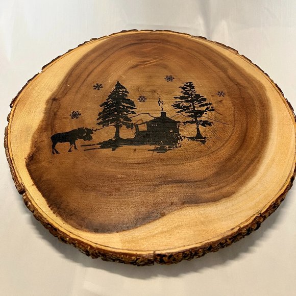 Natural Wood Round Plate with winter design - Picture 1 of 2